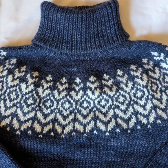 Handknit wool turtleneck - Picture 3 of 4